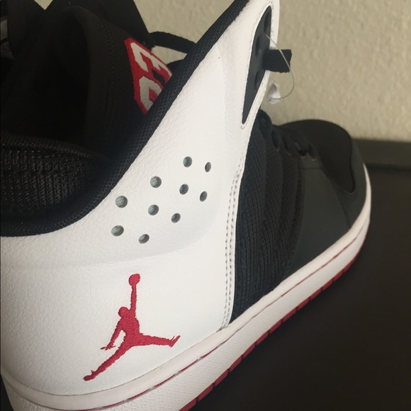 Jordan's shoes size 10 - Picture 3 of 5